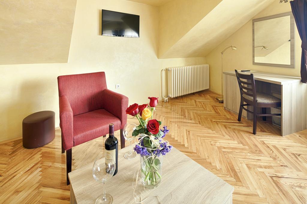 Hotel Fontana Novi Sad Exterior photo
